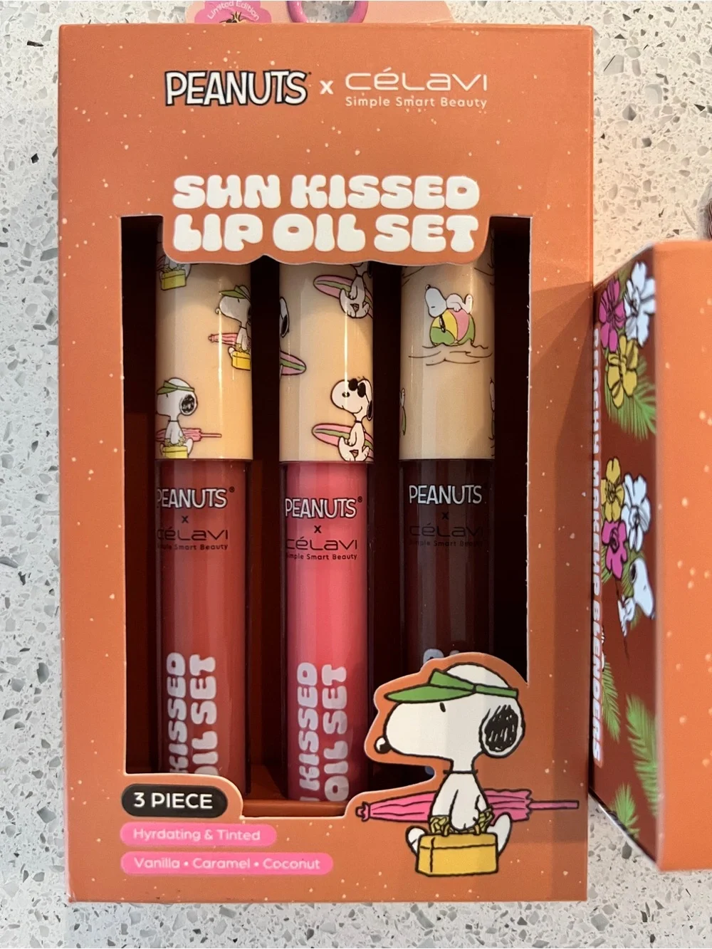 6 pieces set CélaVi x Peanuts lip oil set and makeup blender set